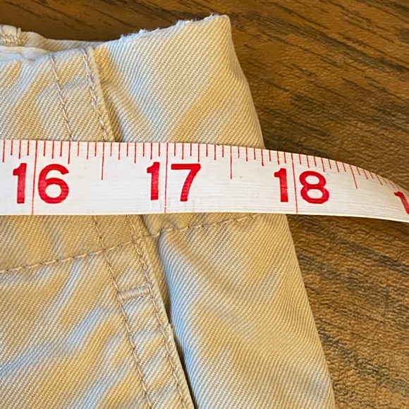 Banana Republic 35 x 30 Khaki Chino Pants - Picture 7 of 9